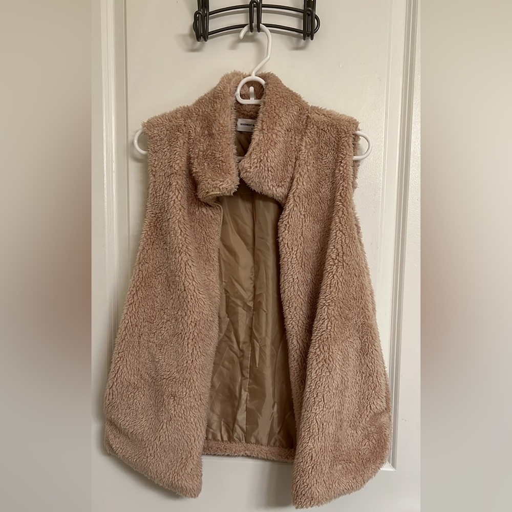 Goodnight Macaroon Fuzzy Vest S